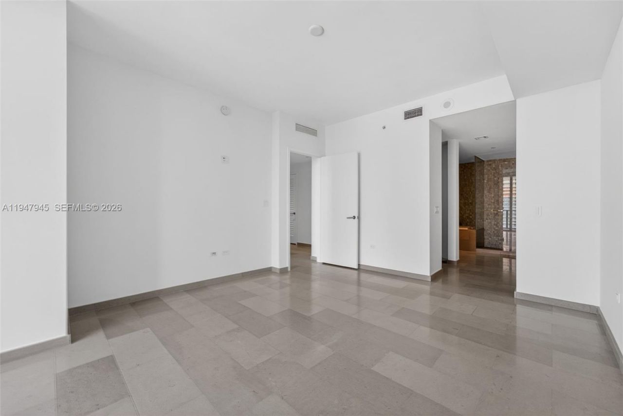 68 SE 6th St, Unit 2110, Miami, FL 33131 Photo