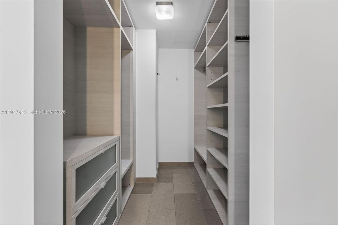 68 SE 6th St, Unit 2110, Miami, FL 33131 Photo