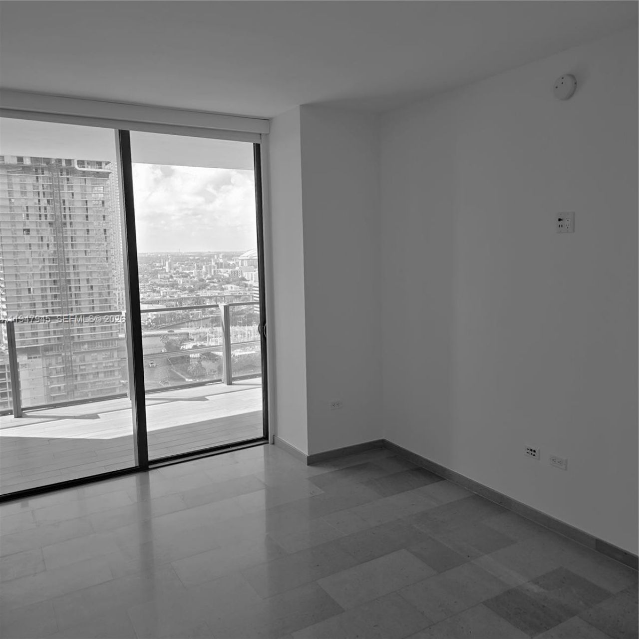 68 SE 6th St, Unit 2110, Miami, FL 33131 Photo