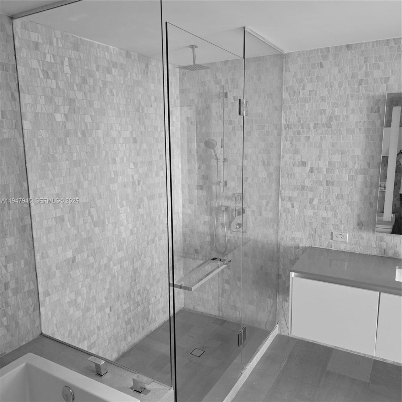 68 SE 6th St, Unit 2110, Miami, FL 33131 Photo