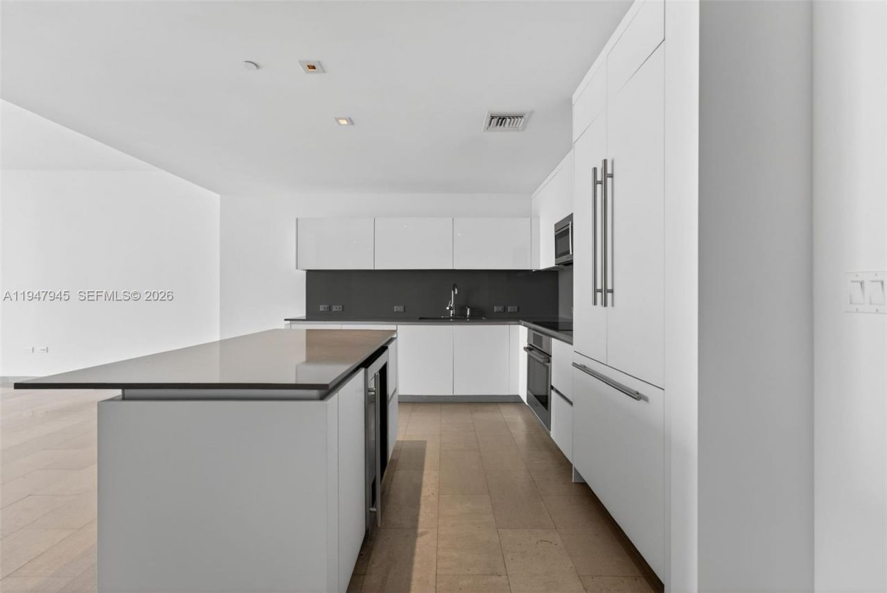 68 SE 6th St, Unit 2110, Miami, FL 33131 Photo