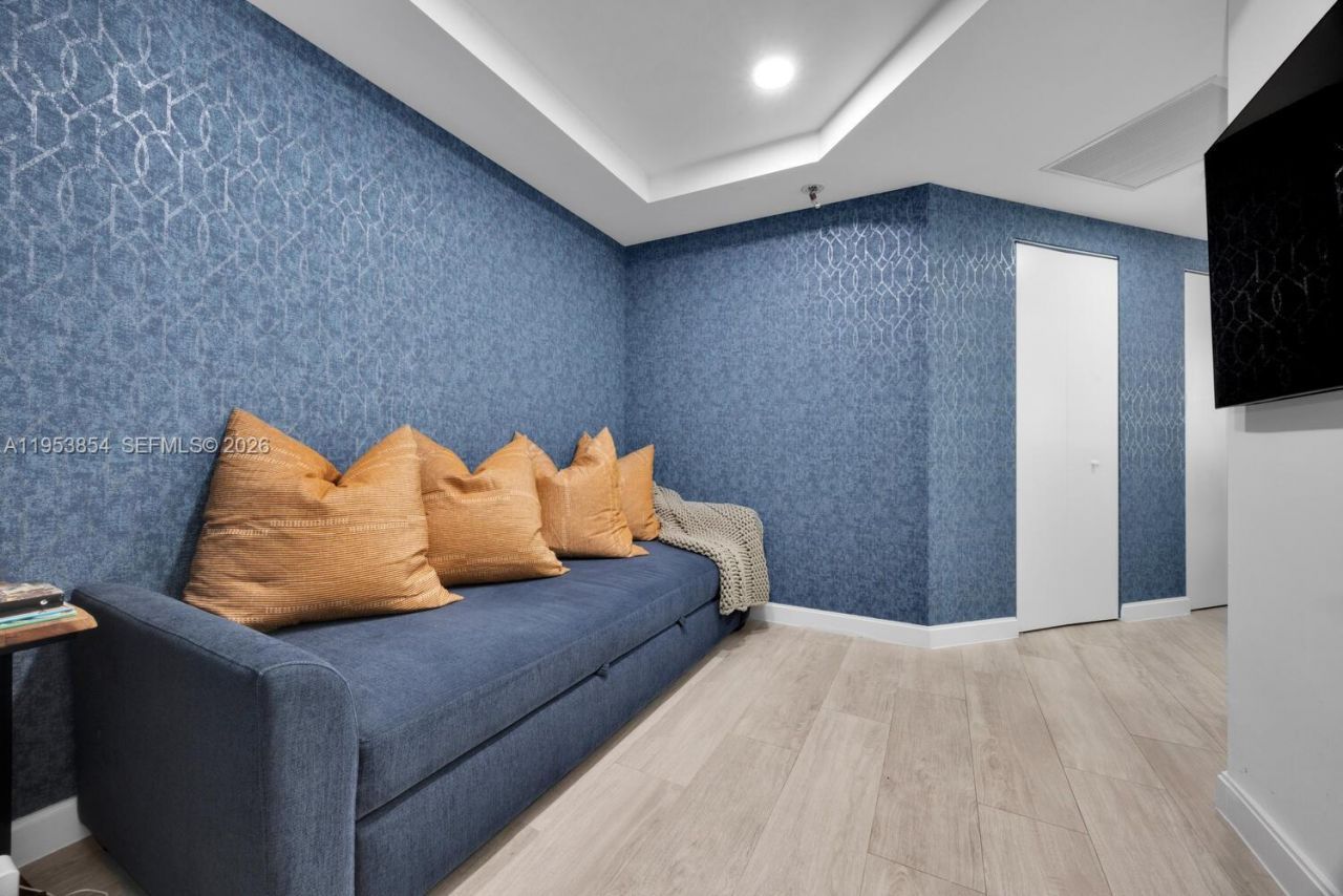 55 SW 9th St, Unit 2406, Miami, FL 33130 Photo