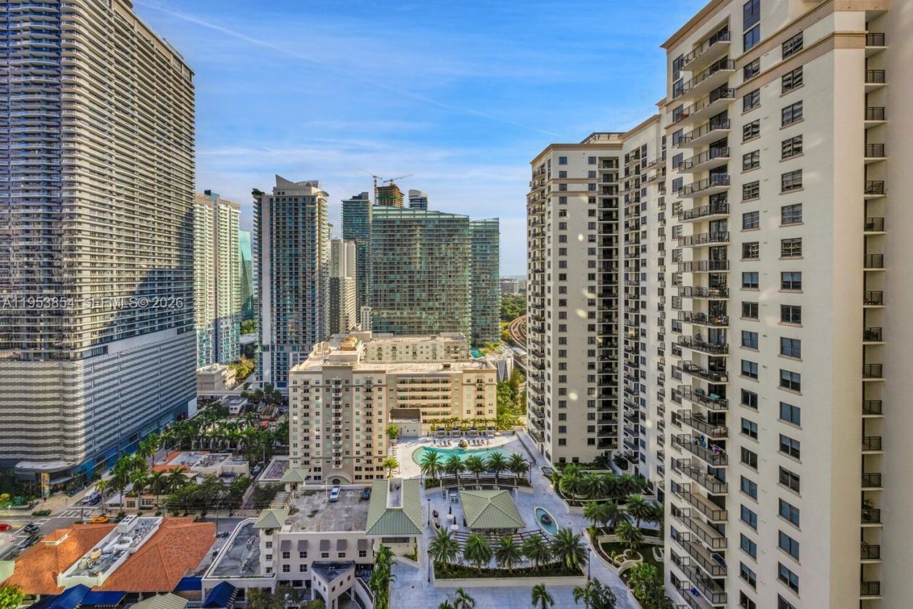 55 SW 9th St, Unit 2406, Miami, FL 33130 Photo