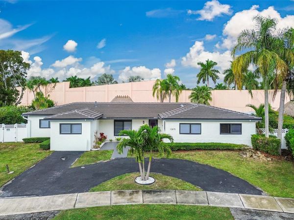 10870 SW 106th Ave , Miami, FL 33176