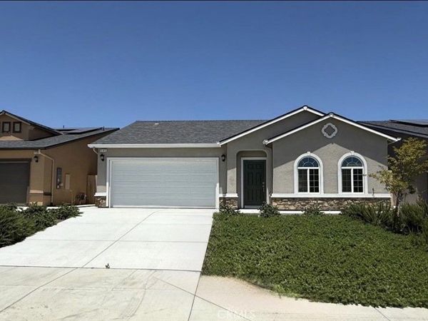 1105 E Orange Street, Avenal, CA 93204