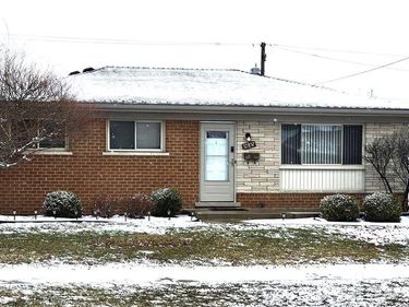 32852 Eiffel Avenue, Warren, MI 48088