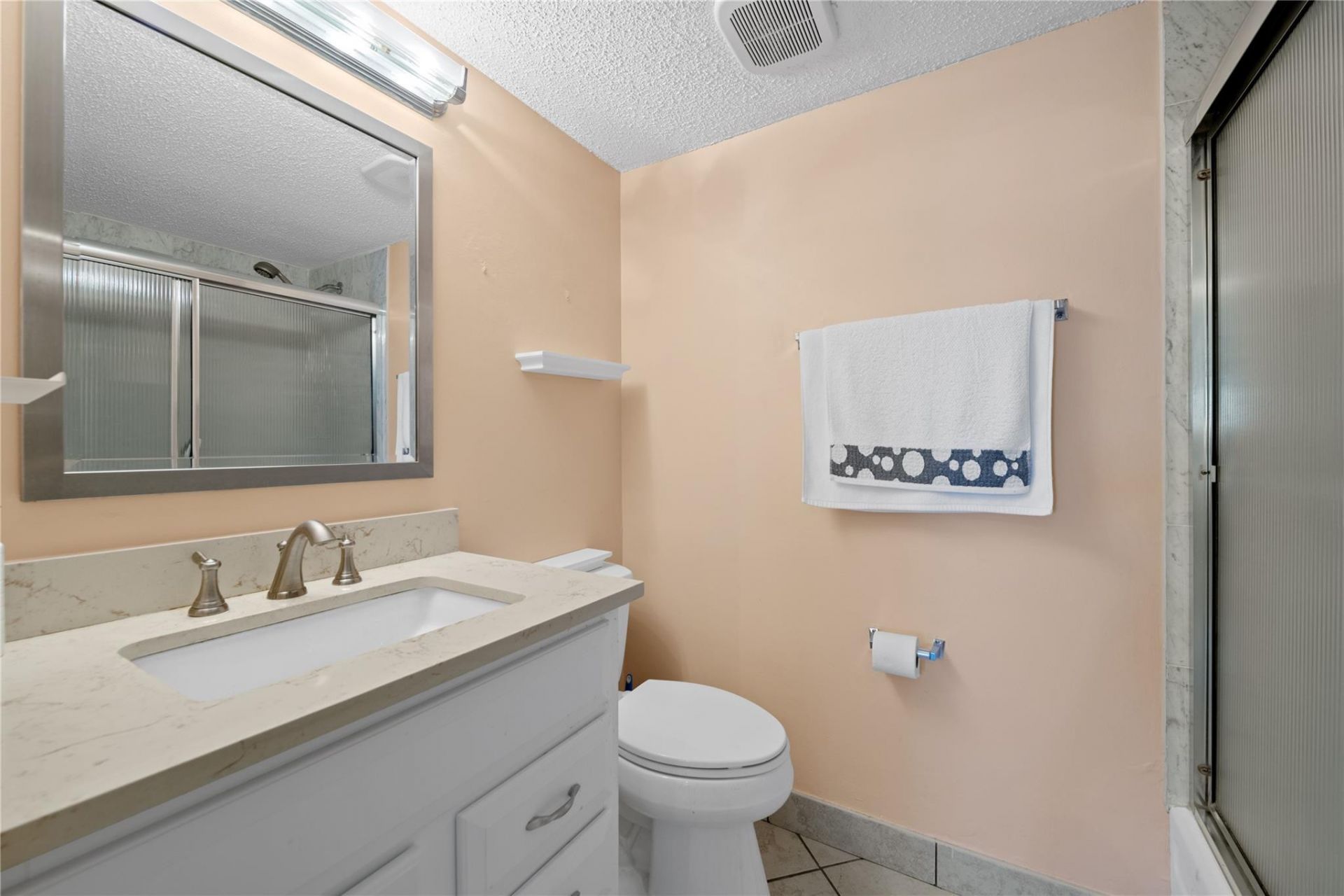 3909 N Ocean Boulevard, Unit 409, Fort Lauderdale, FL 33308 Photo