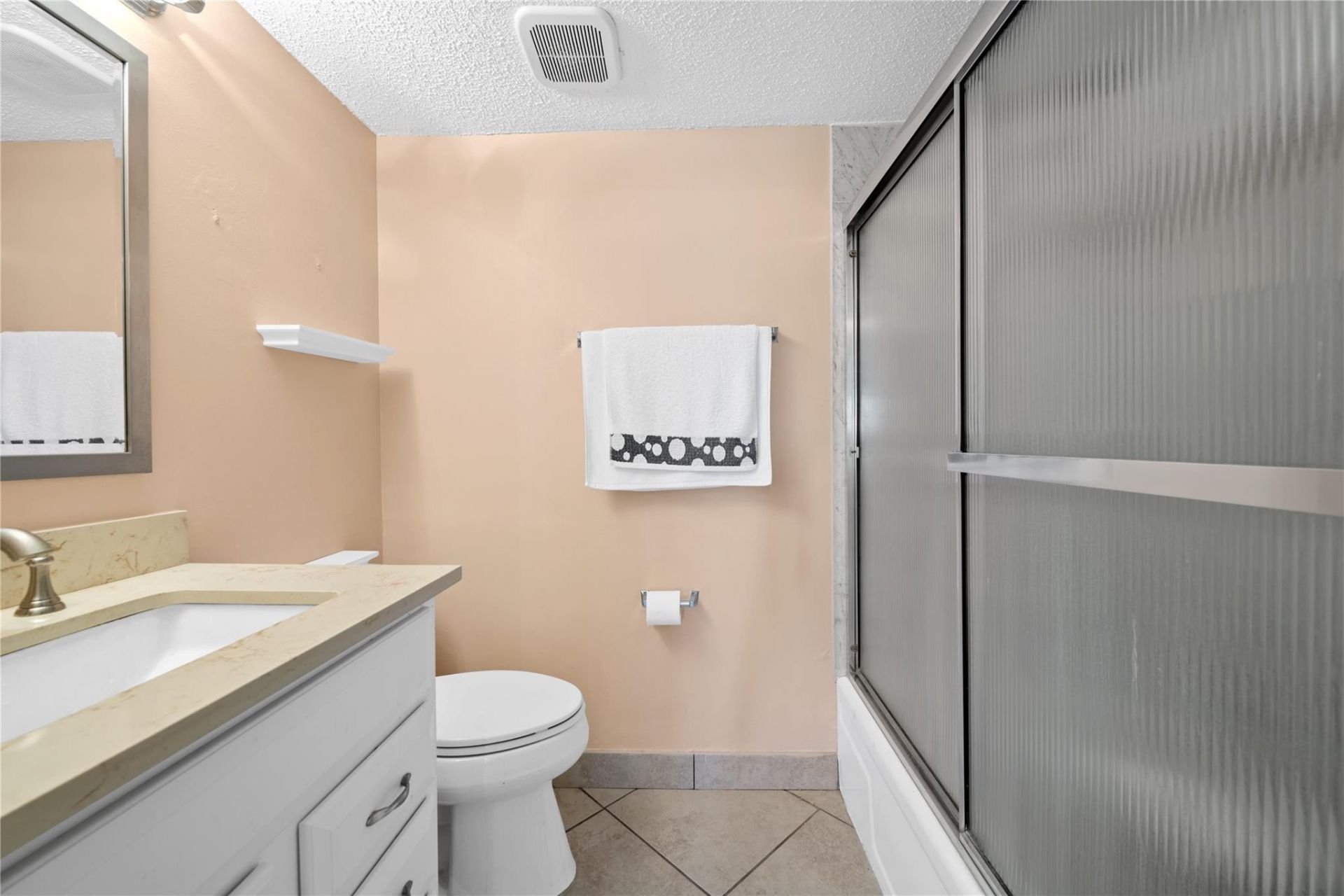 3909 N Ocean Boulevard, Unit 409, Fort Lauderdale, FL 33308 Photo