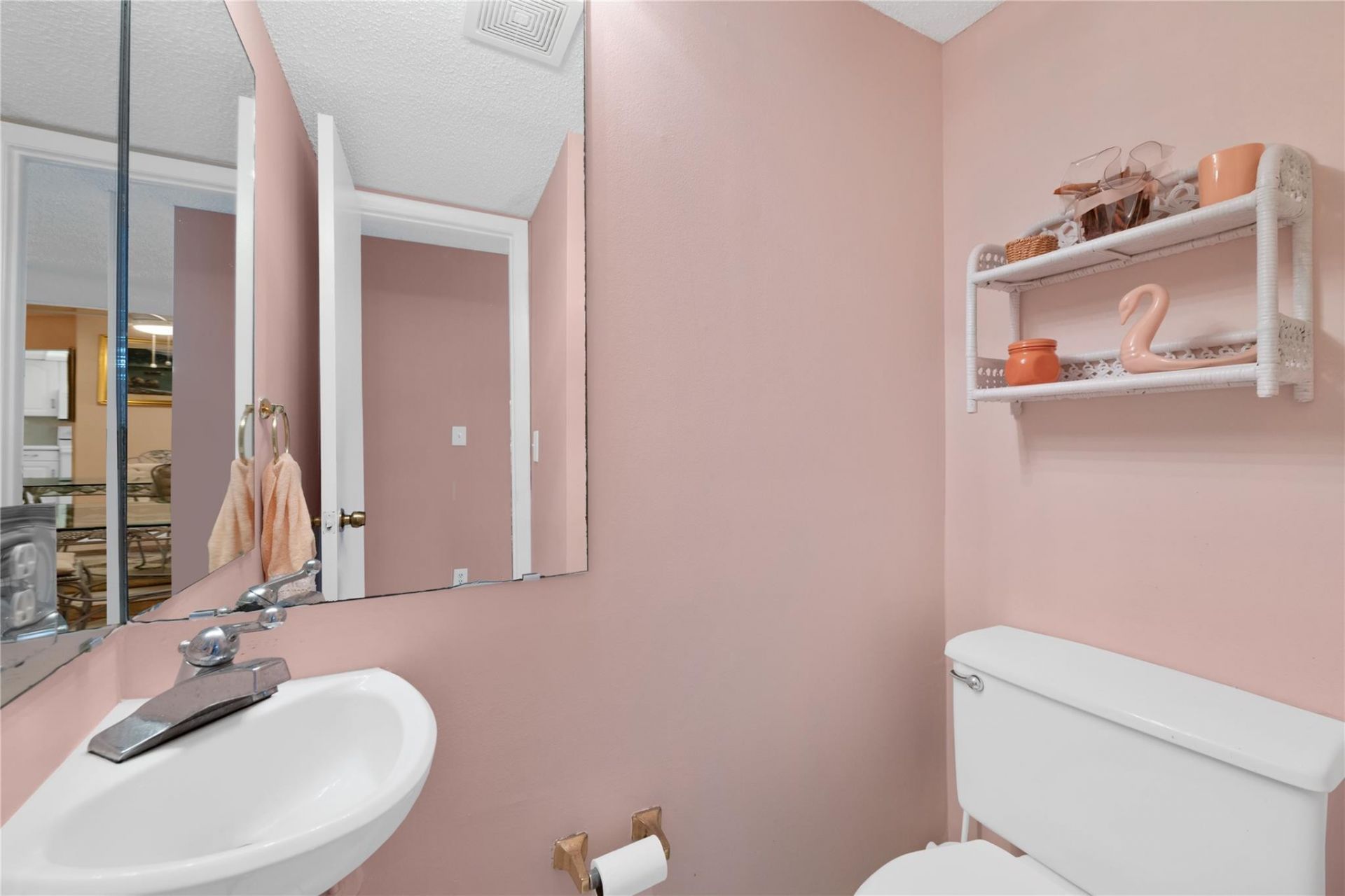 3909 N Ocean Boulevard, Unit 409, Fort Lauderdale, FL 33308 Photo