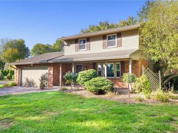 3863 Heckman Street NW, Uniontown, OH 44685