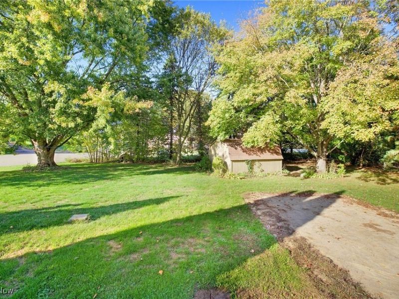 3863 Heckman Street NW, Uniontown, OH 44685 Photo 24