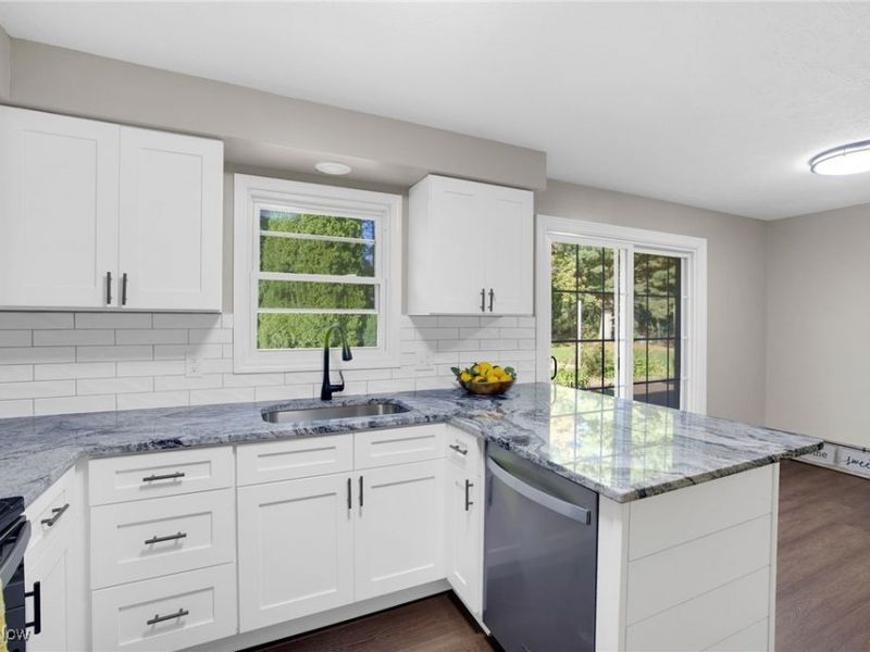 3863 Heckman Street NW, Uniontown, OH 44685 Photo 7