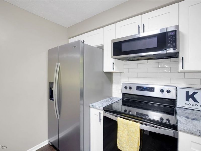 3863 Heckman Street NW, Uniontown, OH 44685 Photo 8