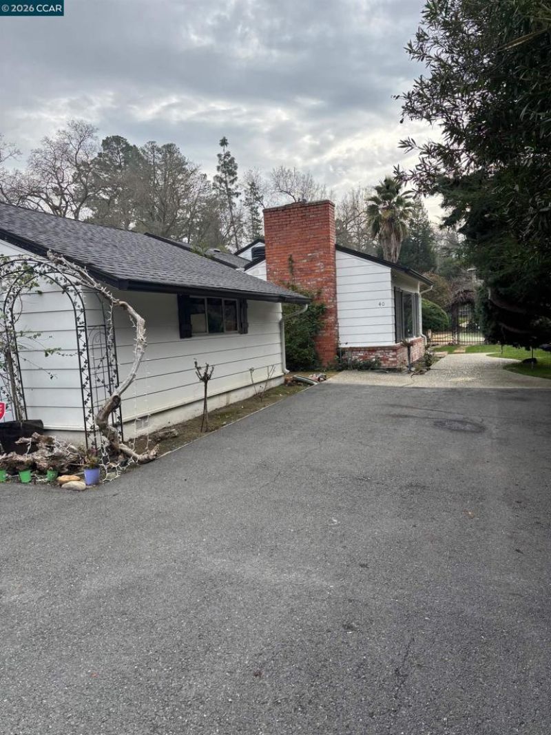 40 40 Oak Knoll Loop, Walnut Creek, CA 94596 Main Photo