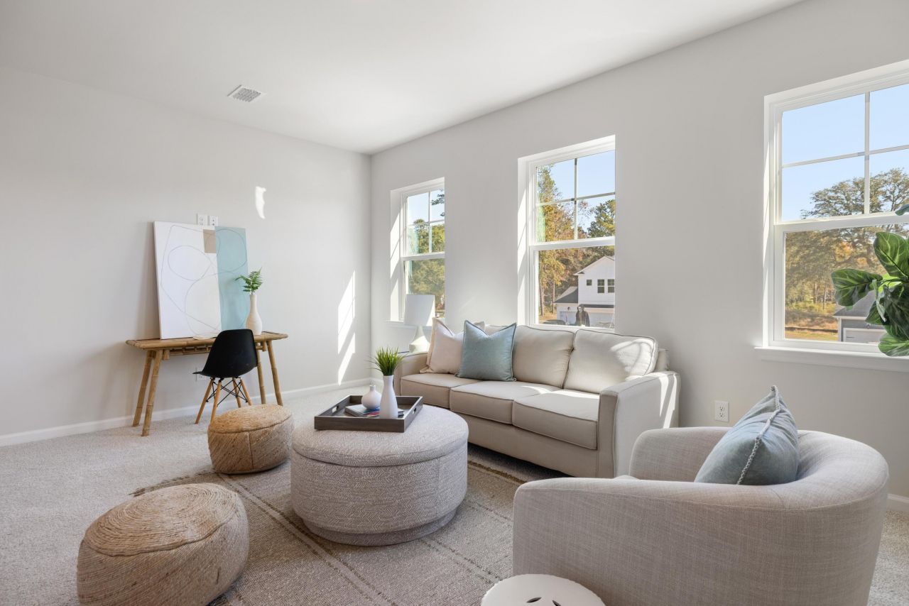 177 The Oaks Avenue Photo 10