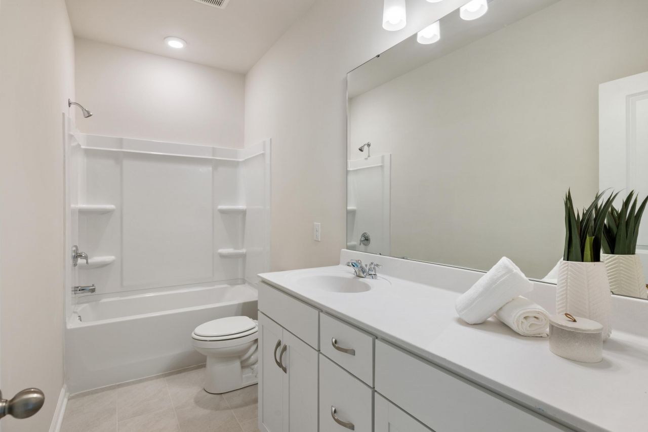 177 The Oaks Avenue Photo 13