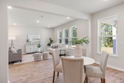 177 The Oaks Avenue photo 4