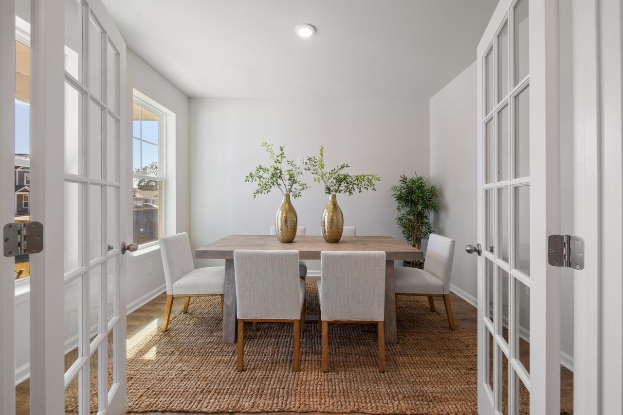 177 The Oaks Avenue Photo 6