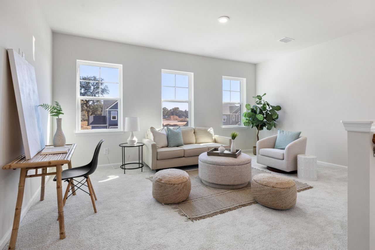 177 The Oaks Avenue Photo 9