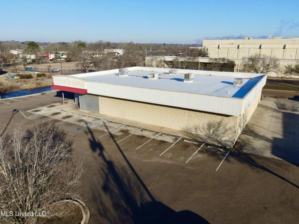 320 W Woodrow Wilson Avenue, Jackson, MS 39213