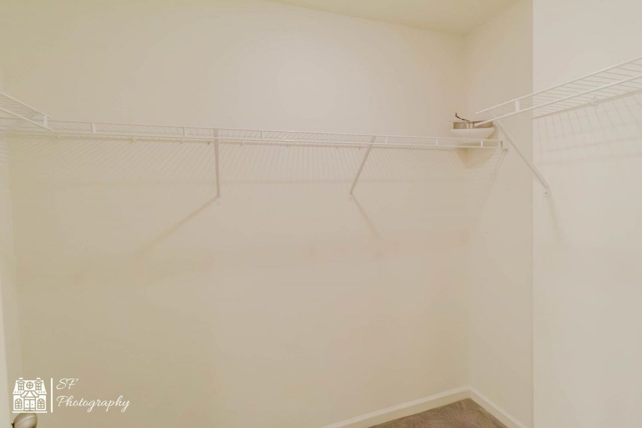 305 Cherwell Ct. Photo 11