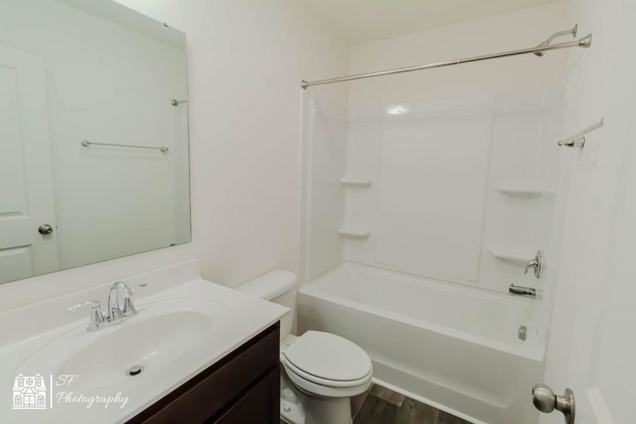 305 Cherwell Ct. Photo 13