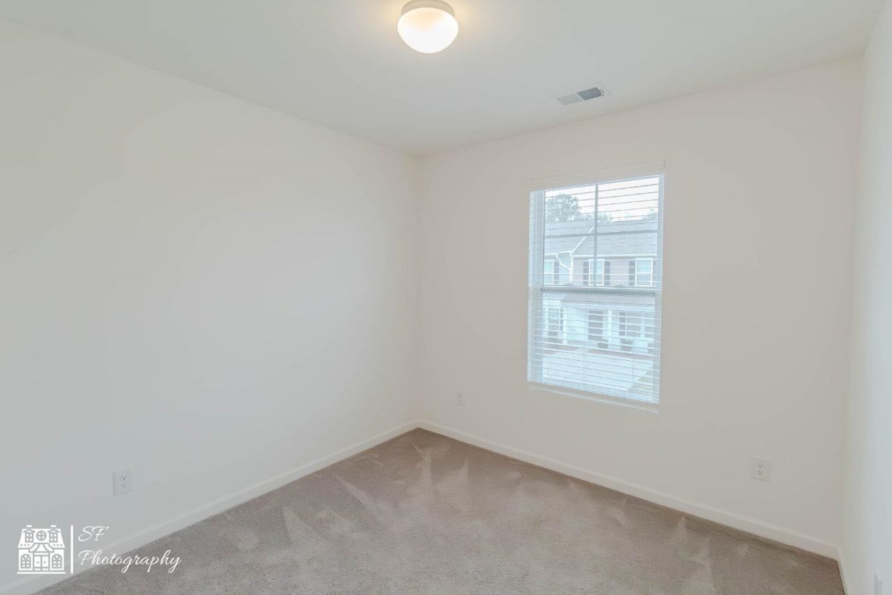 305 Cherwell Ct. Photo 14