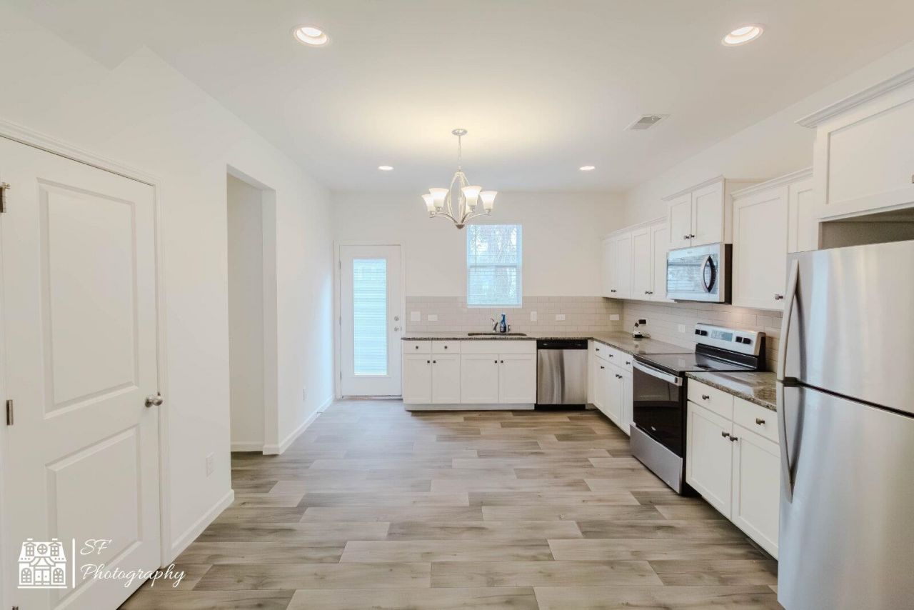 305 Cherwell Ct. Photo 18