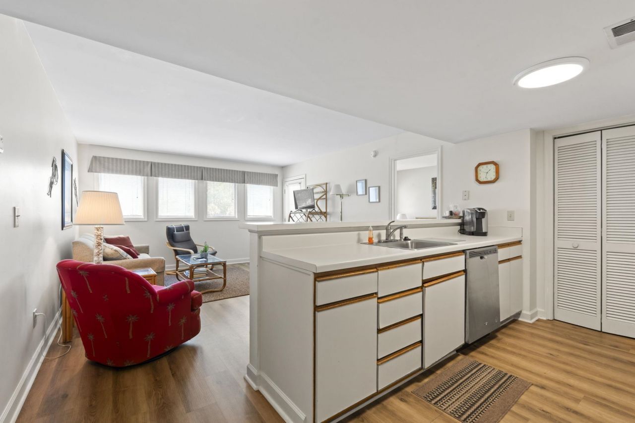 5905 South Kings Hwy.  Photo 21