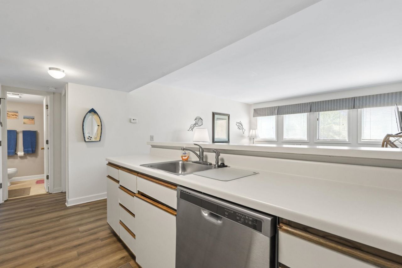 5905 South Kings Hwy.  Photo 23