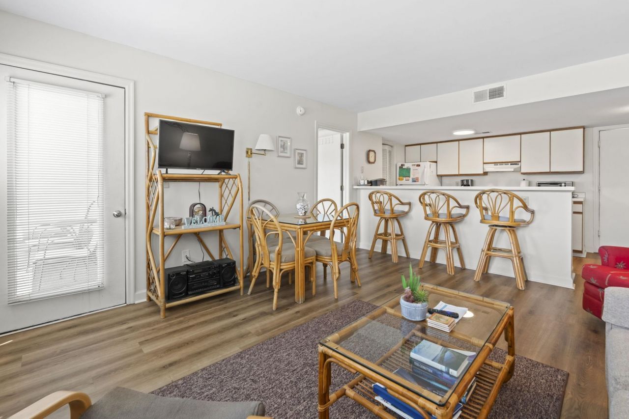 5905 South Kings Hwy.  Photo 8