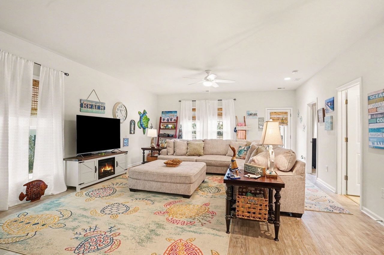 330 Splendor Circle Photo 4