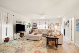 330 Splendor Circle photo 4