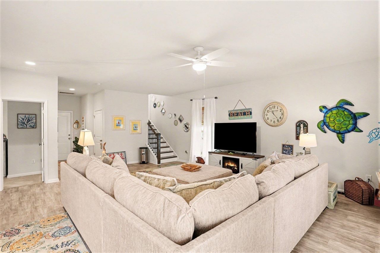 330 Splendor Circle Photo 5