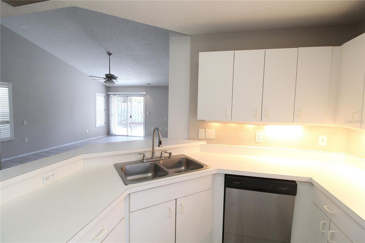 4218 Saint Charles Drive, Sarasota, FL 34243 Photo