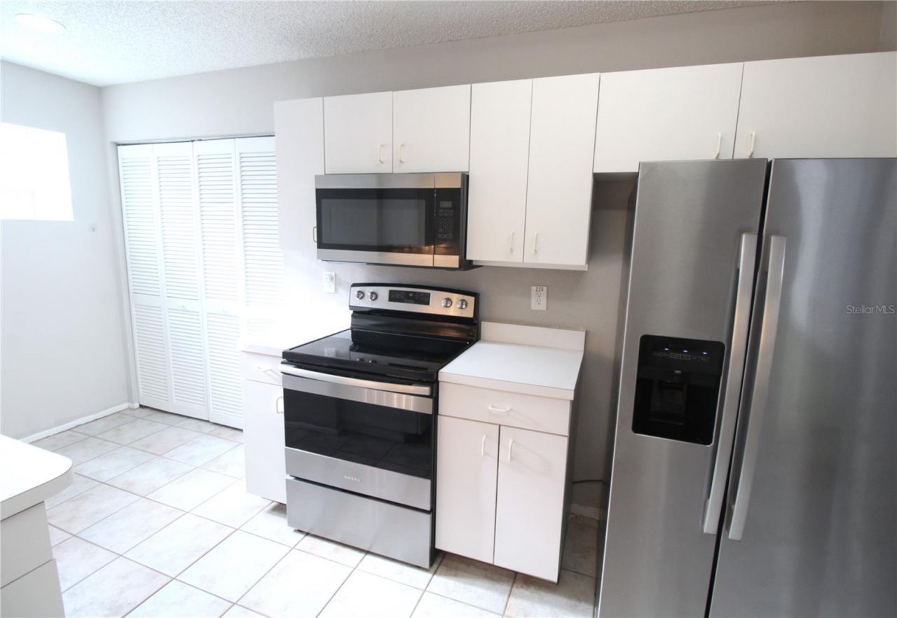 4218 Saint Charles Drive, Sarasota, FL 34243 Photo