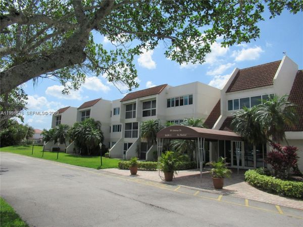 100 Lakeview Dr, Unit 108, Weston, FL 33326