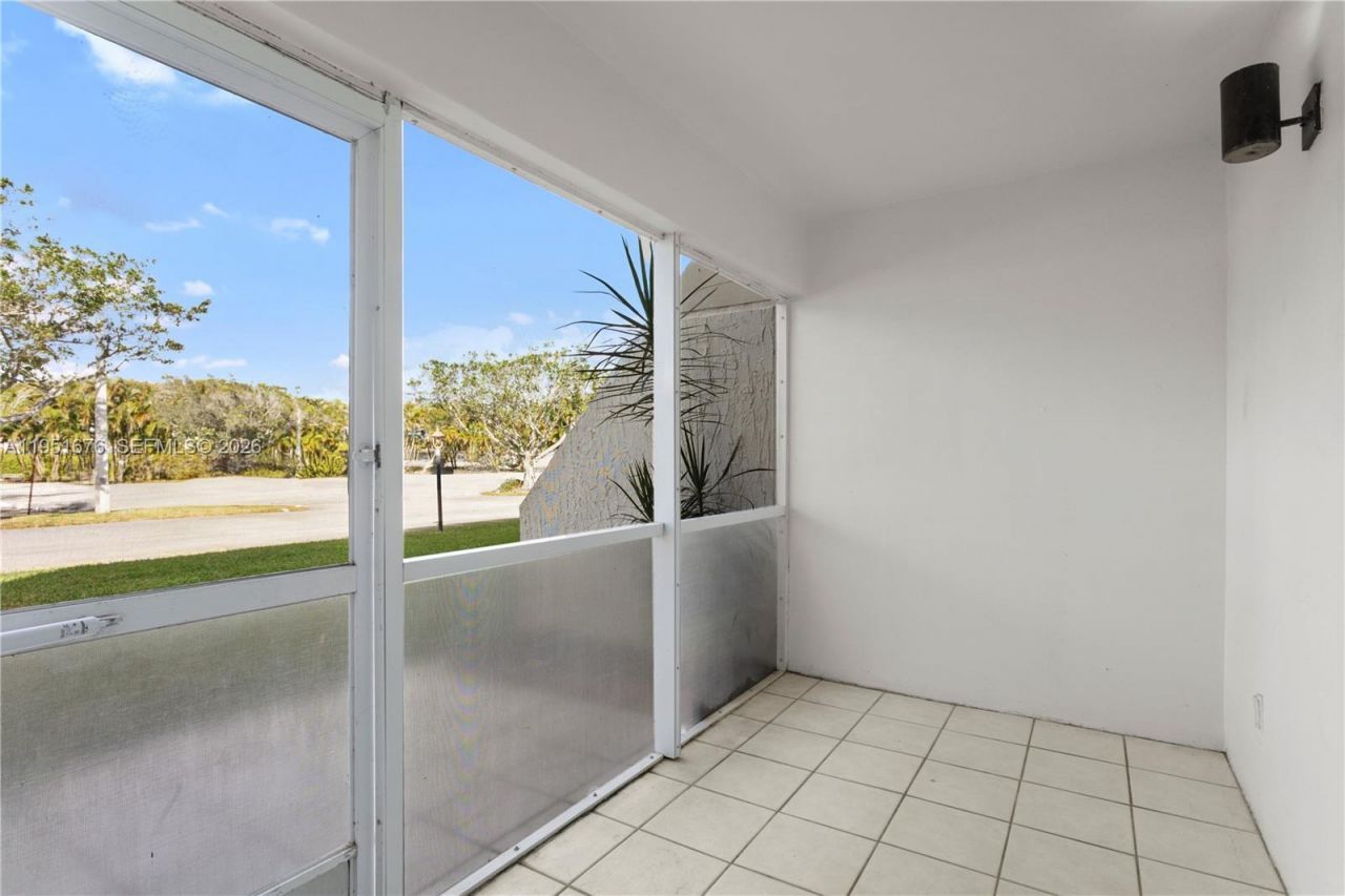 100 Lakeview Dr, Unit 108, Weston, FL 33326 Photo