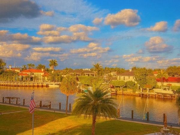 230 N Federal Hwy, Unit 305, Deerfield Beach, FL 33441