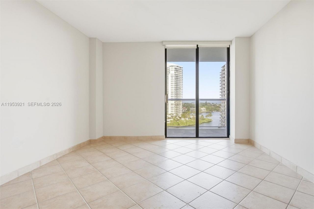 3731 N Country Club Dr, Unit 1421, Aventura, FL 33180 Photo