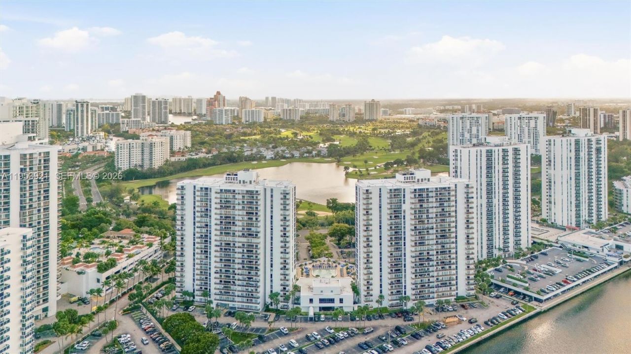 3731 N Country Club Dr, Unit 1421, Aventura, FL 33180 Photo