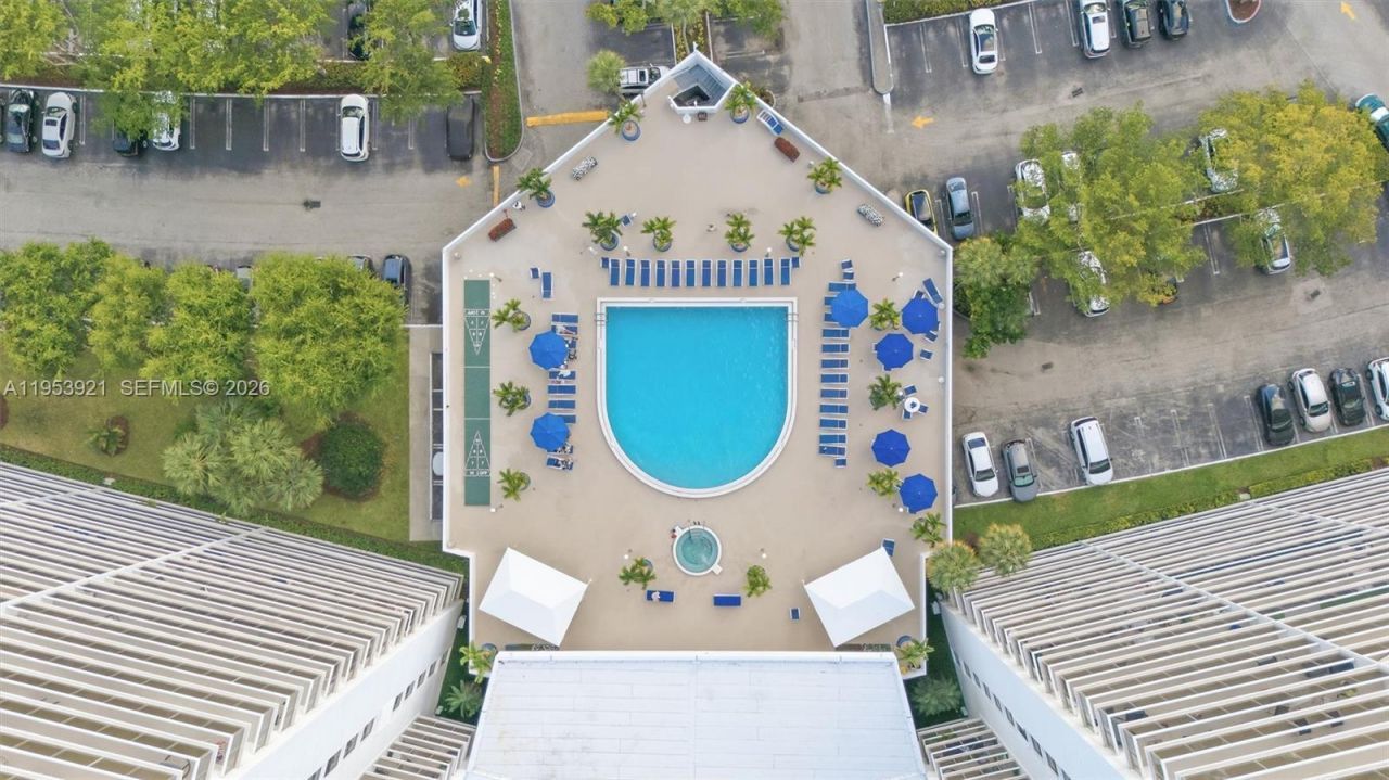 3731 N Country Club Dr, Unit 1421, Aventura, FL 33180 Photo