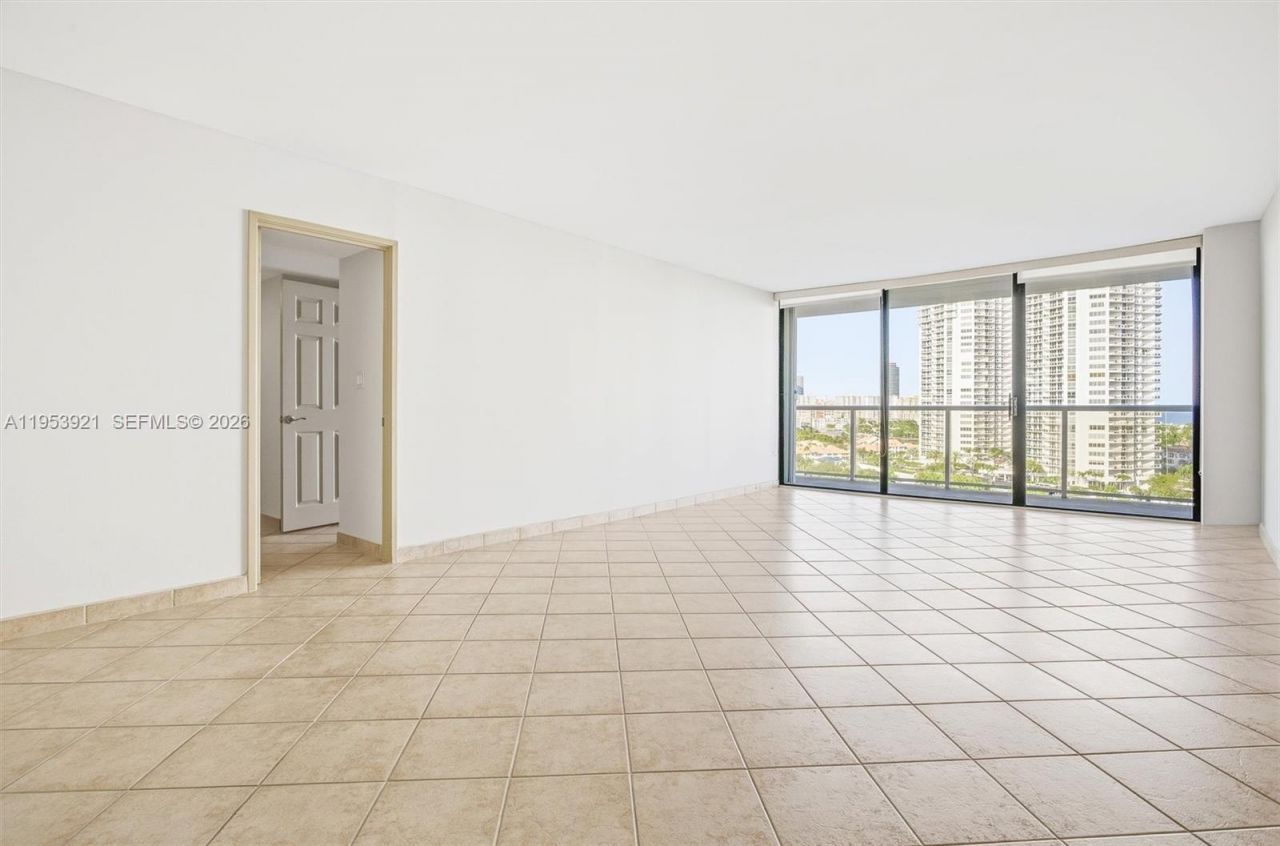 3731 N Country Club Dr, Unit 1421, Aventura, FL 33180 Photo