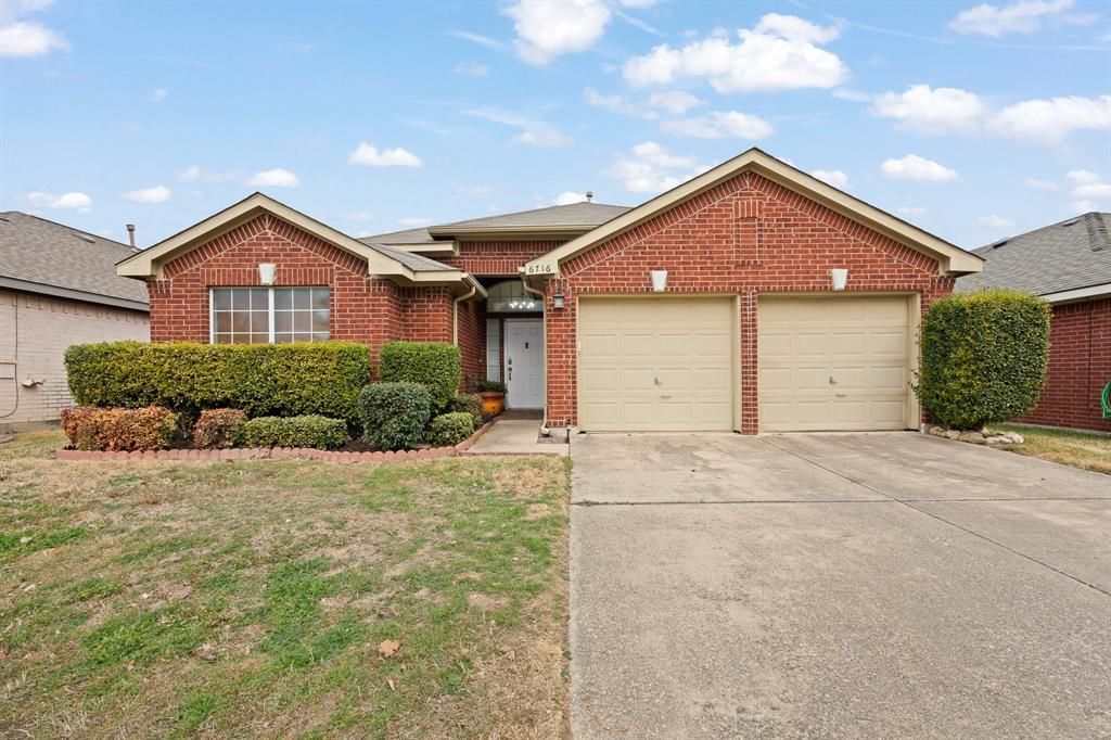 6716 Stockton Drive, Fort Worth, TX 76132 Main Photo