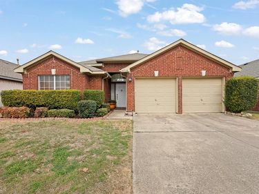 6716 Stockton Drive, Fort Worth, TX 76132