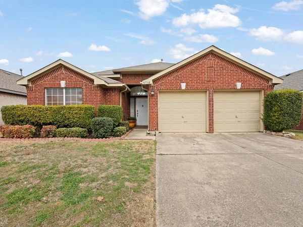 6716 Stockton Drive, Fort Worth, TX 76132
