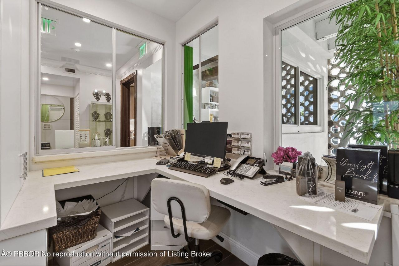 249 Peruvian Avenue, Unit 1811, Palm Beach, FL 33480 Photo