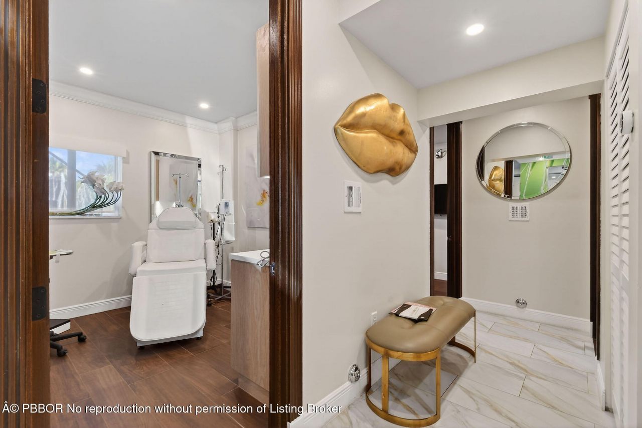 249 Peruvian Avenue, Unit 1811, Palm Beach, FL 33480 Photo