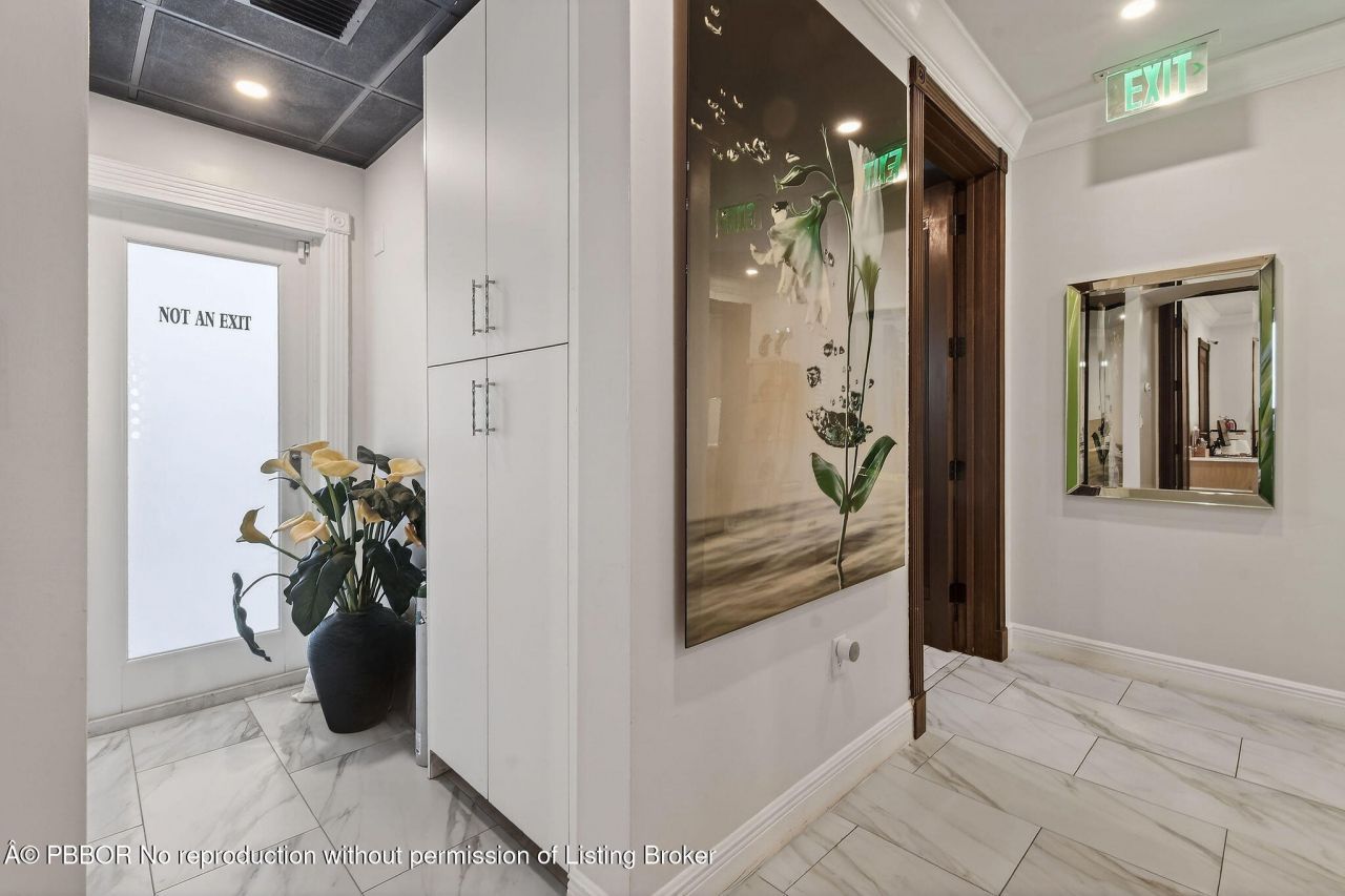 249 Peruvian Avenue, Unit 1811, Palm Beach, FL 33480 Photo