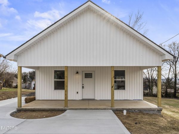 2204 Vermont Ave, Knoxville, TN 37921